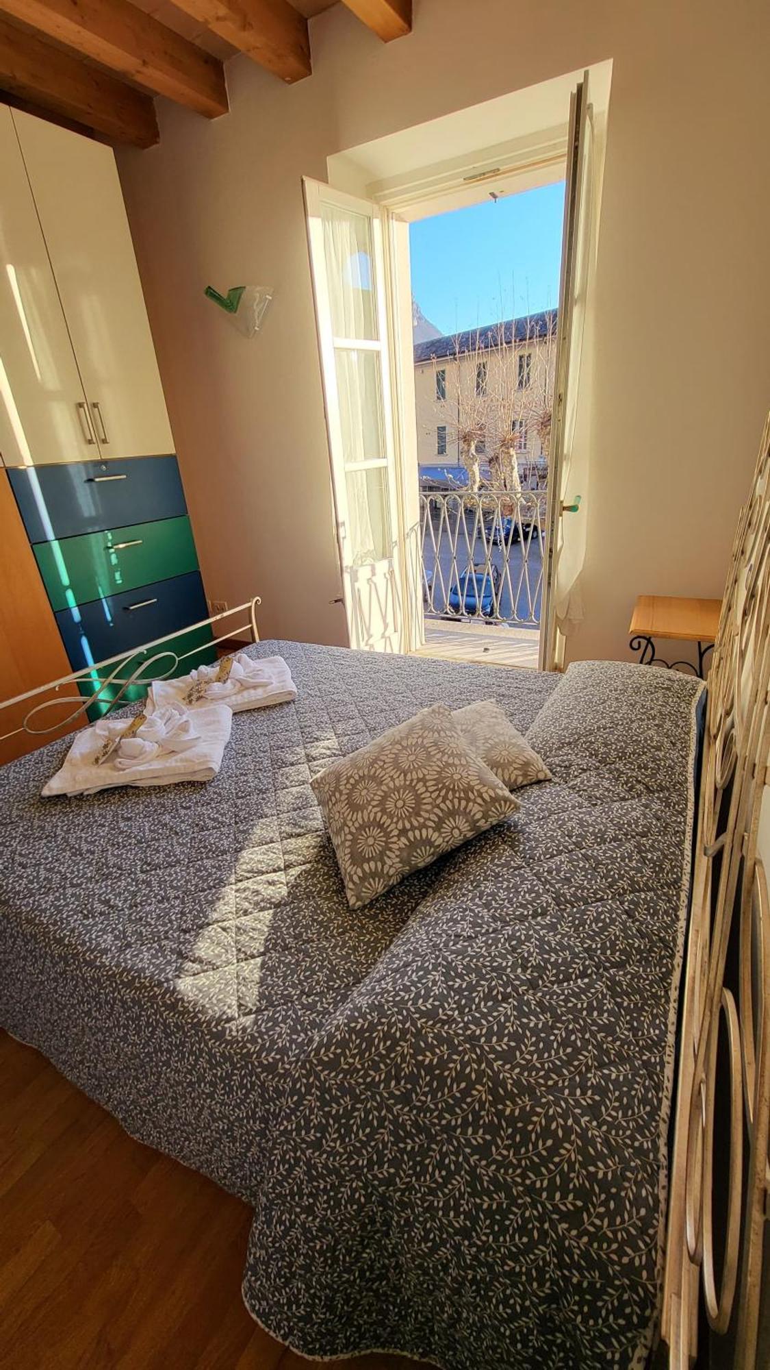 Balconi San Giorgio Bed & Breakfast Варена Стая снимка